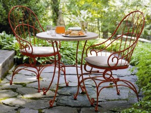Wrought-Iron-Furniture-Chairs-Table